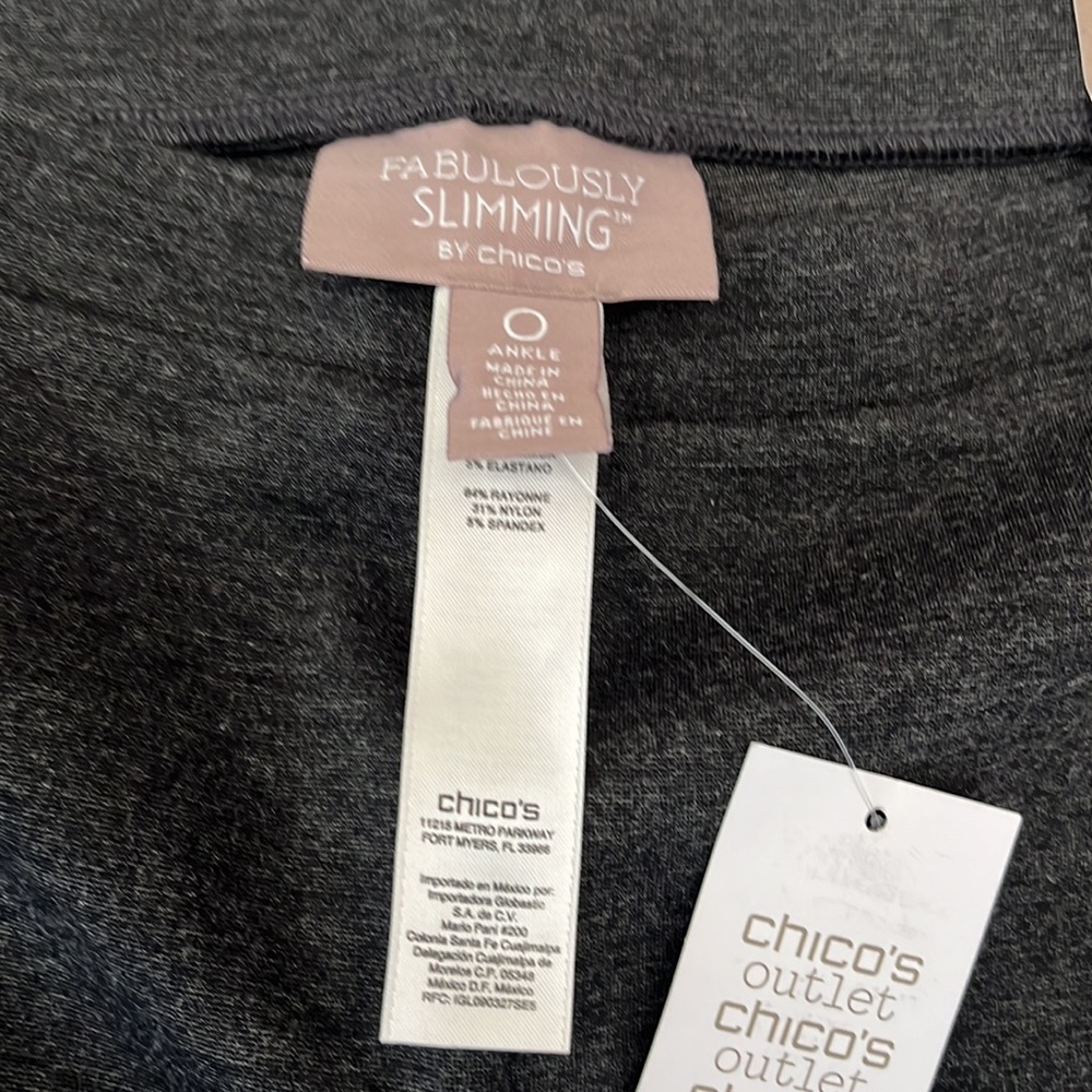 NWT Chico's Fabulously Slimming Legging Pants - Picture 3 of 3